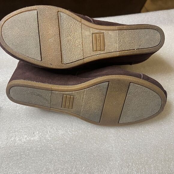 TOMS Women 7 Chocolate Brown Suede Desert Wedge Booties 2.5" - Picture 6 of 6